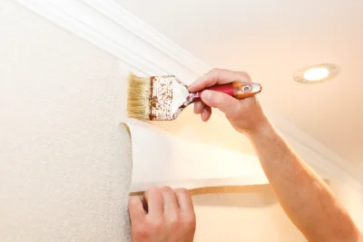 Pose de papier peint à Besse — revêtements muraux et toiles de verre